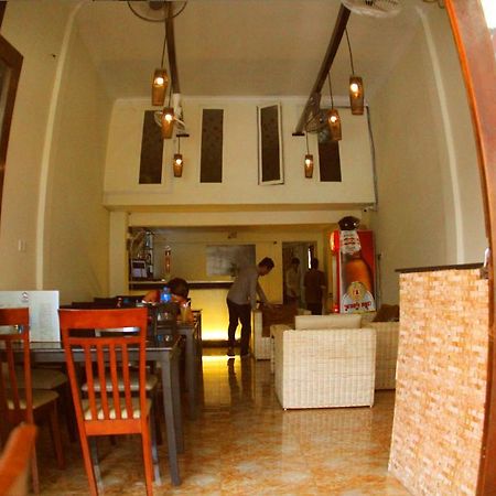 B52 Hostel Phnom Penh Exterior photo