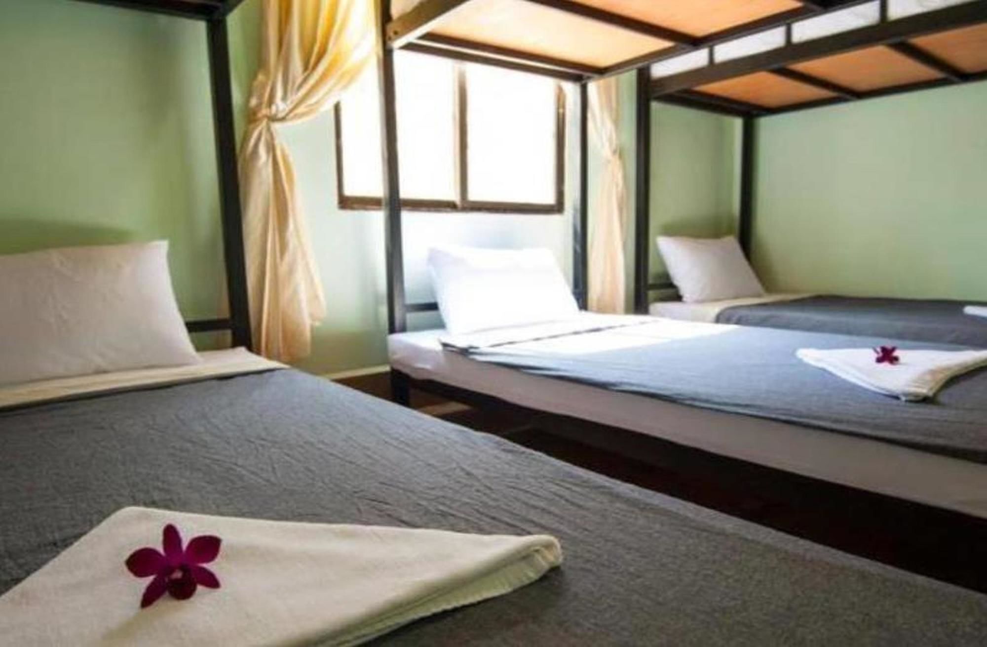 B52 Hostel Phnom Penh Exterior photo