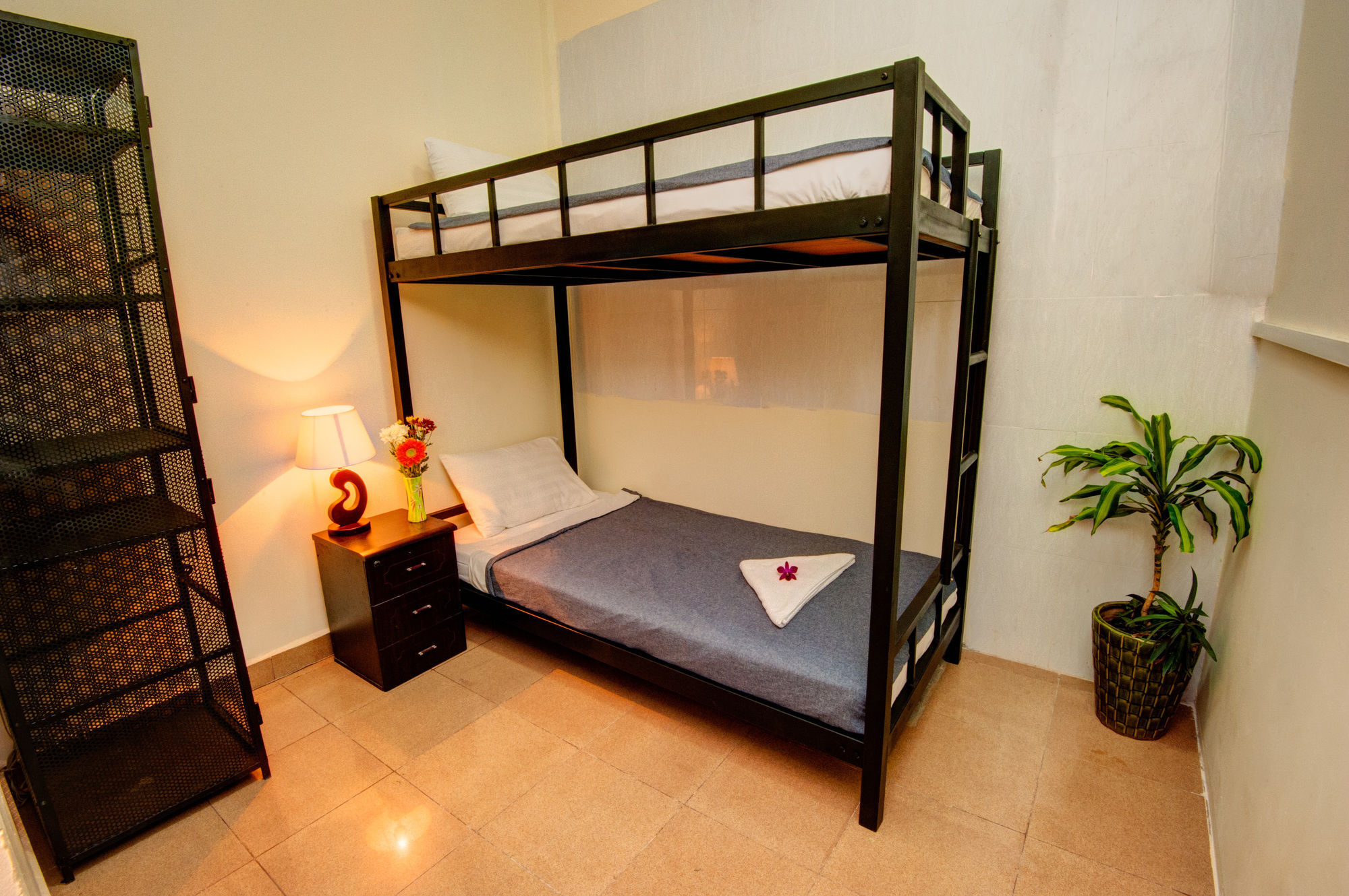 B52 Hostel Phnom Penh Exterior photo